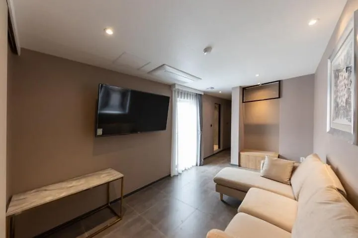 Brown Dot Hotel Nampo Jagalchi Busan